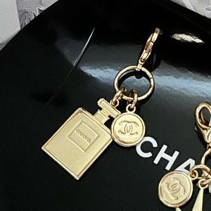 LIMITED EDIT New (1) CHANEL PERFUME BOTTLE Novelty Charm for bracelet, necklace